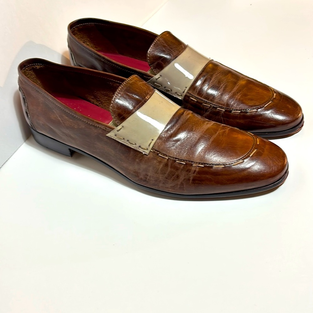 Koi Brown Leather Loafers with Cream Band 
Size 44 (10/10.5)
 7.5/10 condition